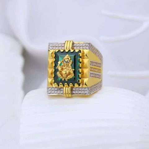 શ્રી ગણેશ ઓન બિગ ગ્રીન સ્ટોન જેન્ટ્સ રીંગ